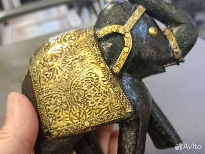 Слон дерево