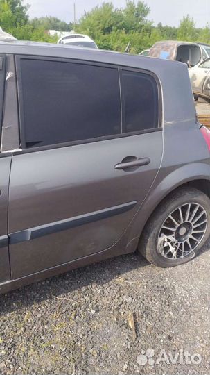 Дверь задняя левая