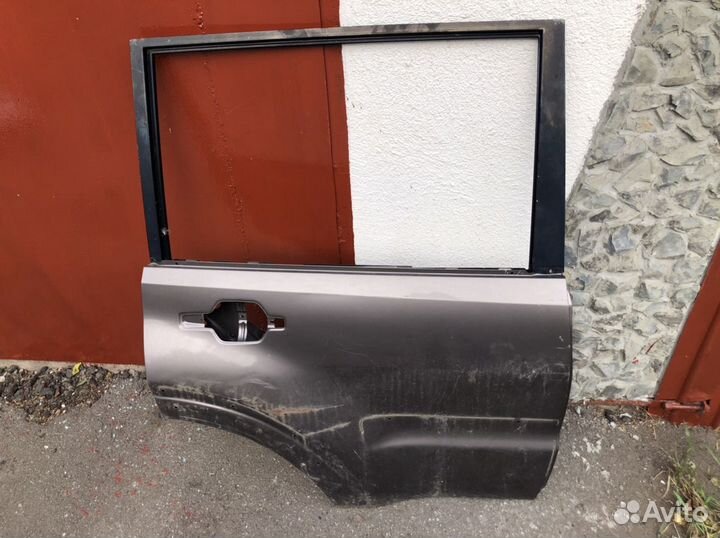 Mitsubishi Pajero 3 Митсубиси Паджеро 3 Дверь задн