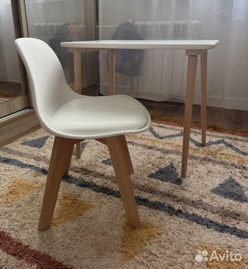 Детский столик со стульчиком