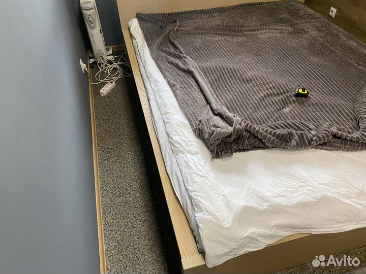 Кровать двухспальная 160х200 с матрасом