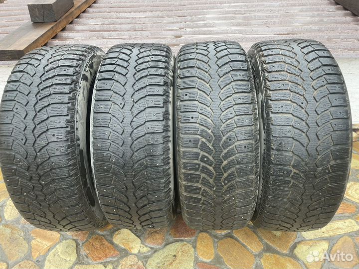 Bridgestone Blizzak Spike-01 235/60 R18