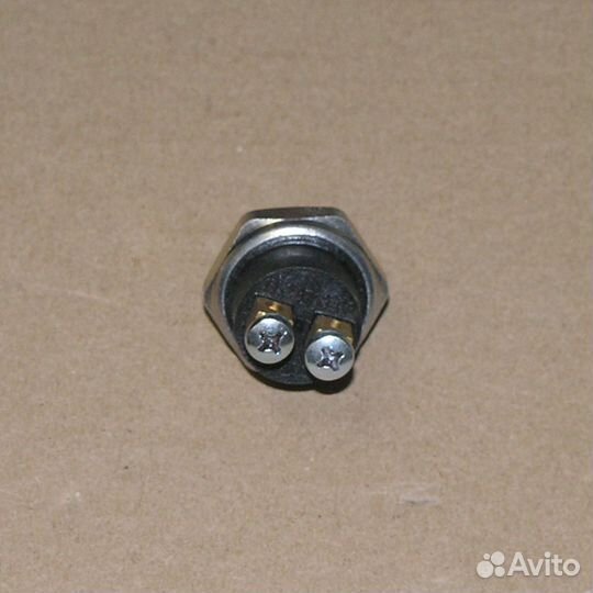 Выключатель света заднего хода камаз, ямз