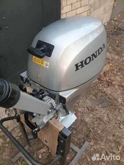 Лодочный мотор Honda bf 15d обьем 20 сил