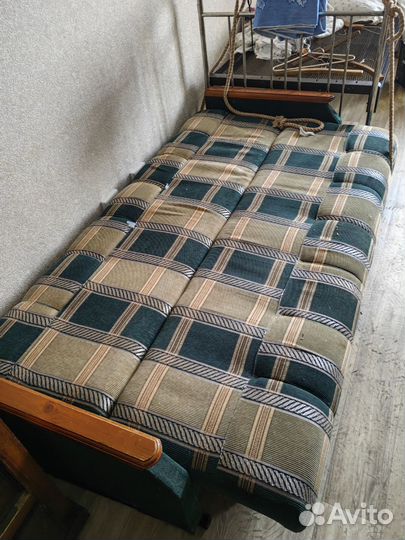 Диван, холодильник