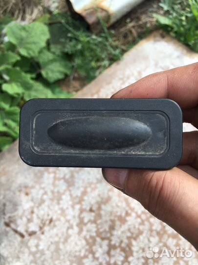 Кнопка открывания багажника флюенс