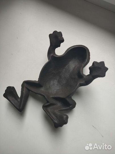 Жаба из метала