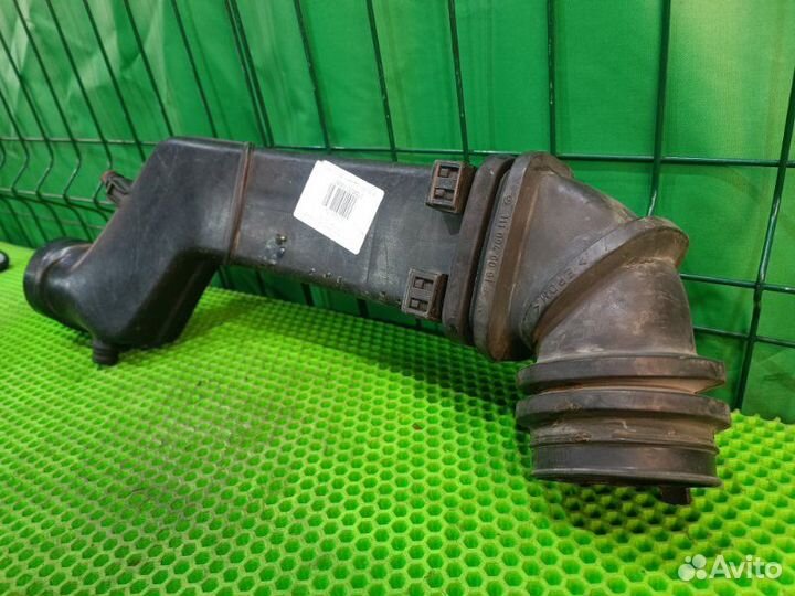 Патрубок воздушного фильтра Mercedes-Benz C W202