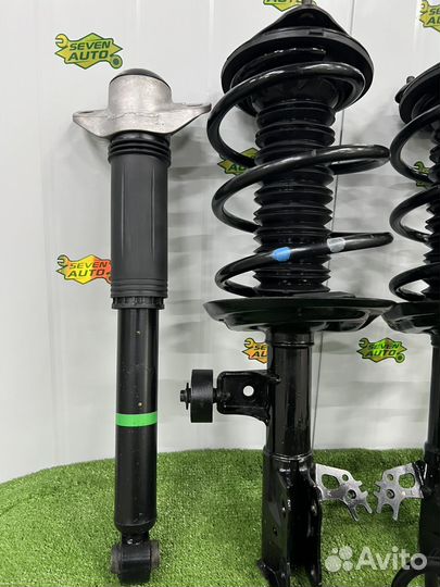 Комплект стоек Toyota Camry axvh70 axvh75