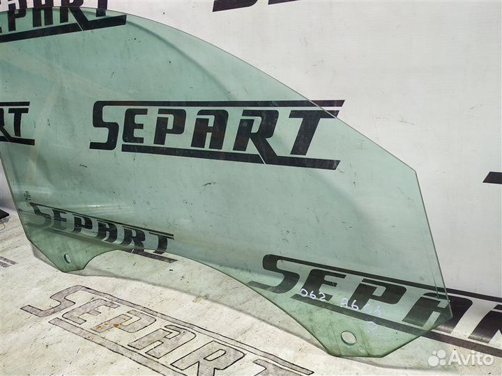 Стекло боковое переднее правое Audi A6 C6 2.8 CCE