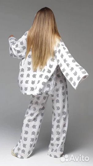 Костюм в пижамном стиле с принтом кошки