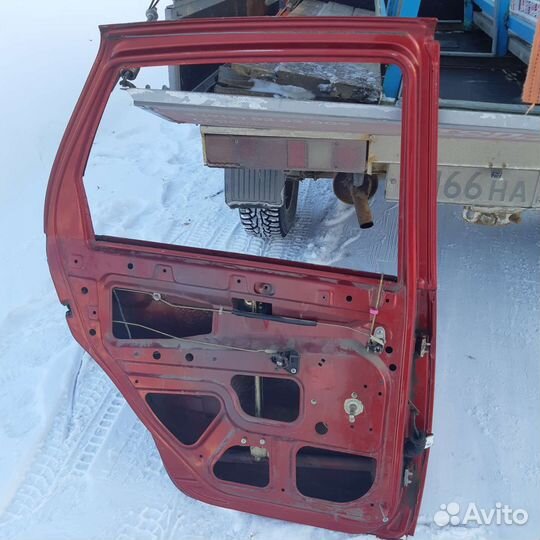 Задняя левая дверь лада гранта