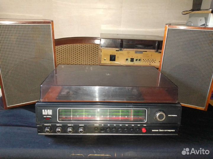 Проигрыватель винила Вега-323.1976г.+ящик винилов