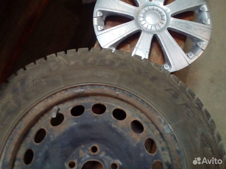 Goodyear Ultragrip 600 195/65 R15