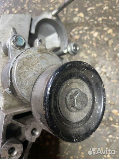 Натяжитель ремня генератора rezzo