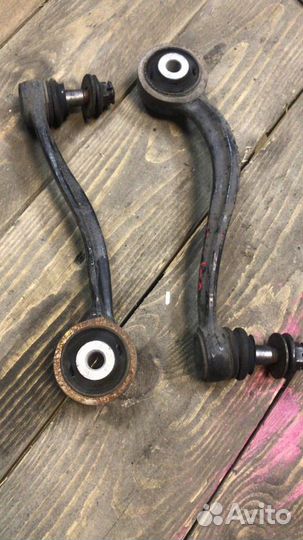 Рычаг передний верхний правый Hyundai Equus 2011