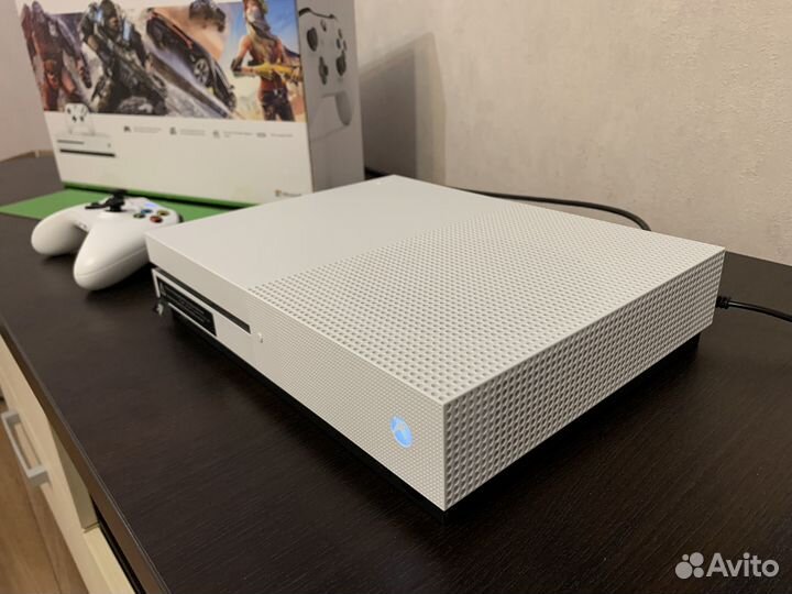 Xbox ONE S 500 gb 24 игры