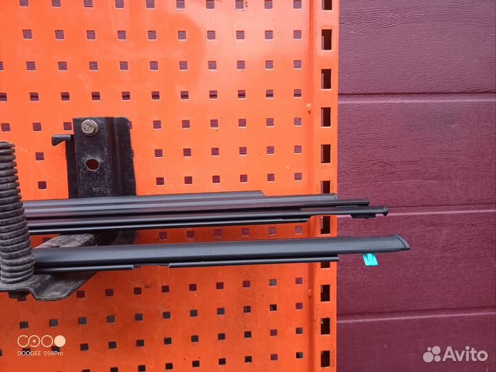 Молдинг стекла Toyota land cruiser Prado 120