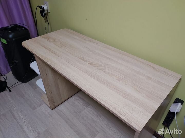 Письменный стол