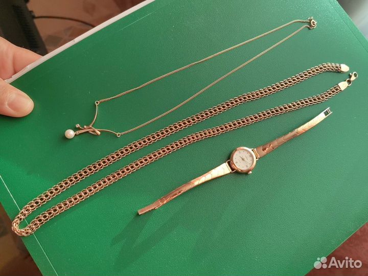 Золотые часы женские 585