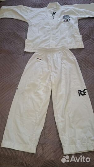 Форма для тхэквондо (добок)