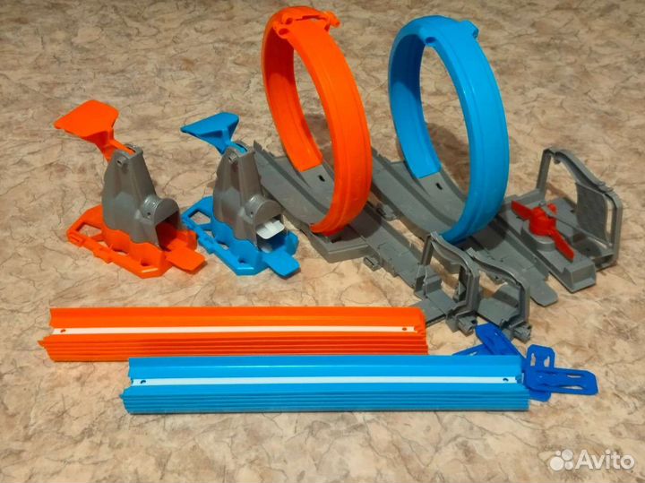 Hot wheels скоростные мёртвые петли
