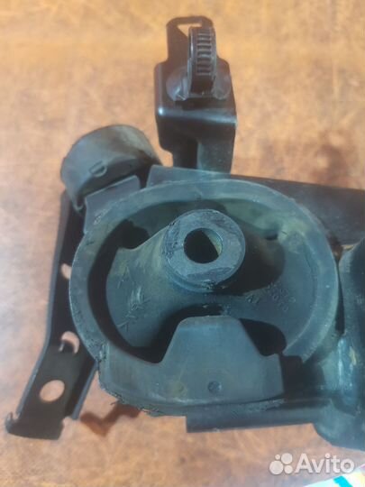 Подушка двс Toyota Opa ZCT10 (Переднее Левое)