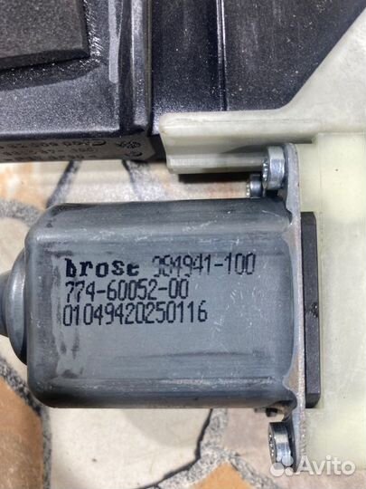 Моторчик стеклоподьемника передний Citroen C4