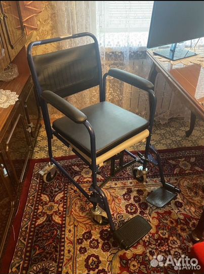 Кресло каталка с санитарным оснащением