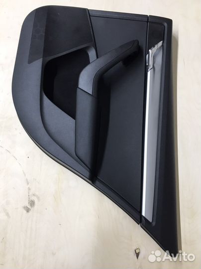 Обшивка задней правой двери Octavia A7
