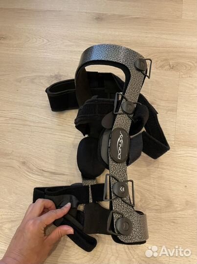 Ортез на коленный сустав