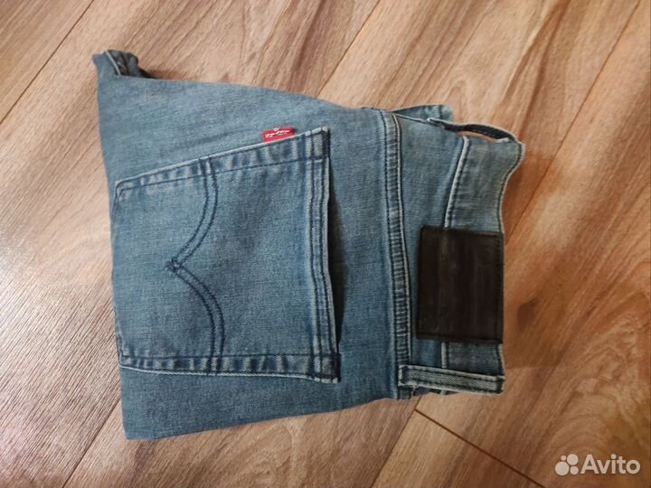 Джинсы Levi's 512