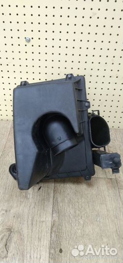 Корпус воздушного фильтра Ford Focus II