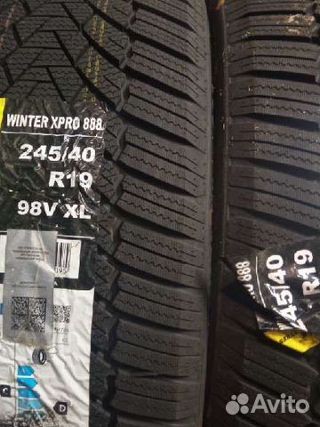 Roadmarch Winter XPro 888 245/40 R19