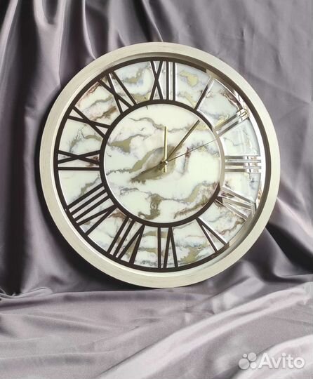 Часы настенные из эпоксидной смолы