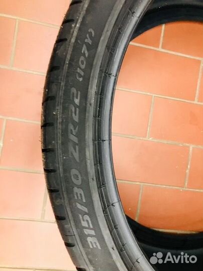 Pirelli P Zero 315/30 R22 и 275/35 R22