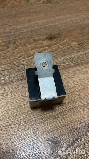 Реле уровня масла Mitsubishi Galant 8