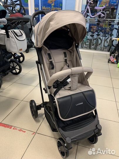 Коляска прогулочная Luxmom