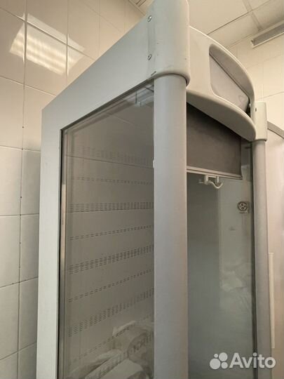 Витринный холодильник