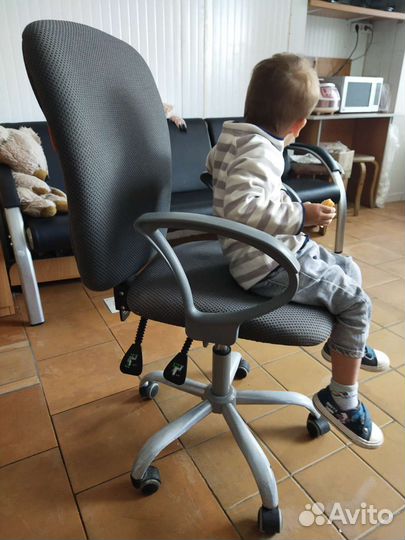 Компьютерное кресло