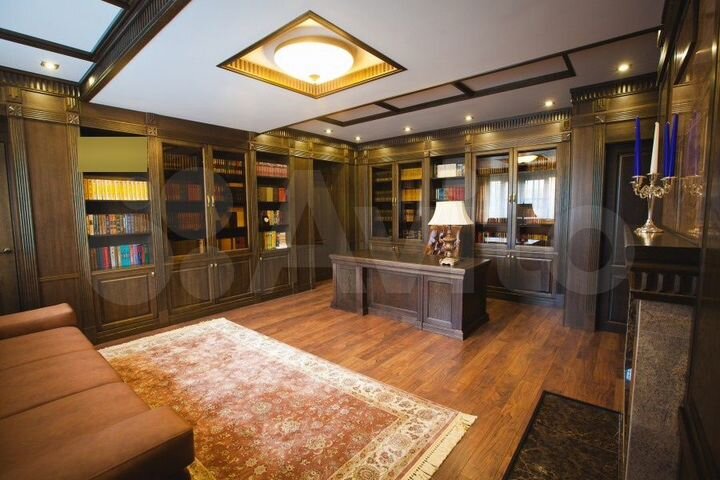 Коттедж 420 м² на участке 2,5 га