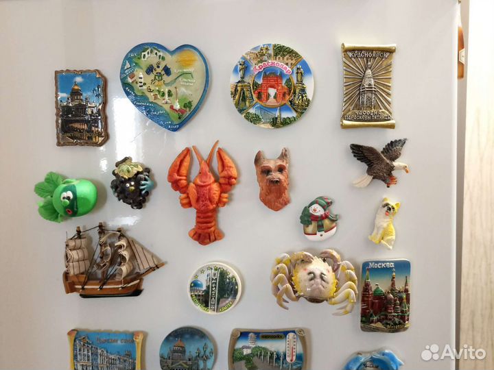 Магнитики на холодильник из разных стран