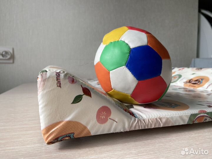 Пеленальная доска на кроватку