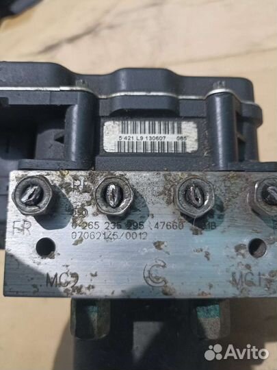 Блок абс от Ниссан Кашкай J10 2,0 вариатор