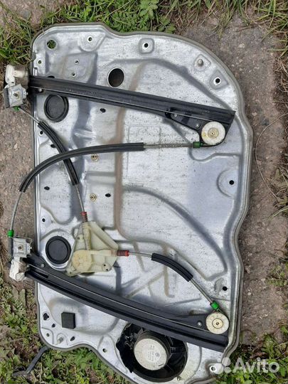 Стеклоподъёмник передний левый Volkswagen Polo 200