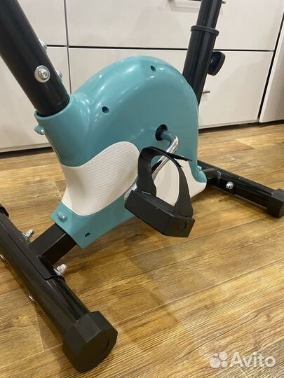 Отличный велотренажер новый