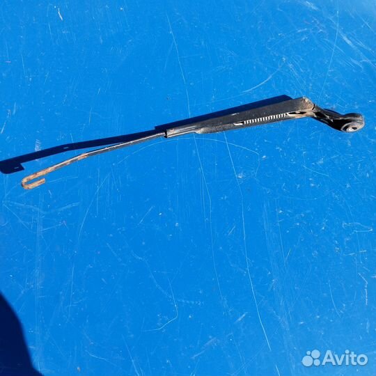 Поводок стеклоочистителя Правый передний palio
