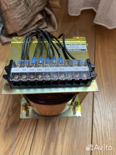 Японский понижающий трансформатор 220 100