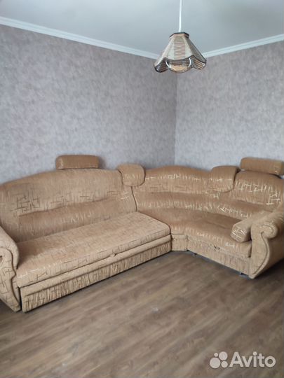 Большой угловой диван бу