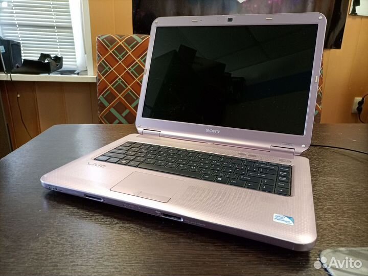 Розовый ноутбук sony vaio
